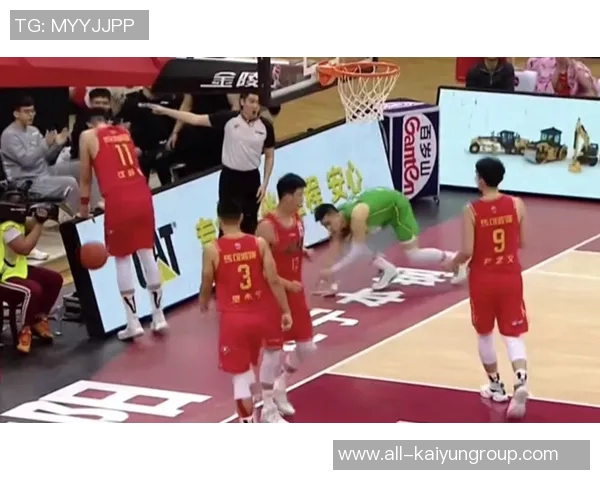 郭艾伦幽默回忆国家队绰号由大鸟变小鸟的趣事分享 郭艾伦幽默回忆国家队绰号由大鸟变小鸟的趣事分享