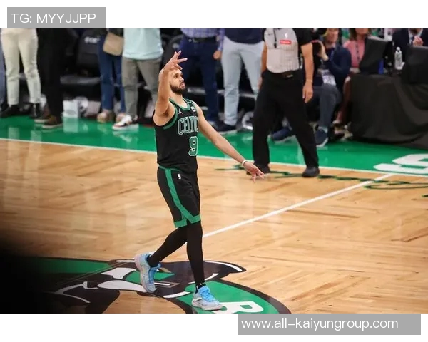 怀特下半场狂砍25分自信发言关键球绝不失手 怀特下半场狂砍25分自信发言关键球绝不失手