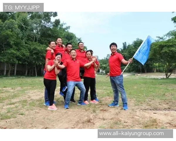 泰森巧妙利用诱饵战术助攻莫布里成功制胜展现团队精神